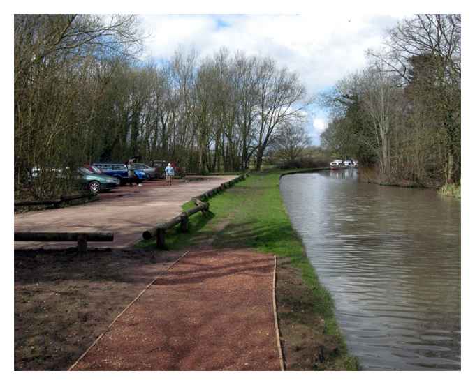 We put in at Cathiron, where the local parish council have made a car park/picnic area beside the canal, making for a very nice put in/get out.