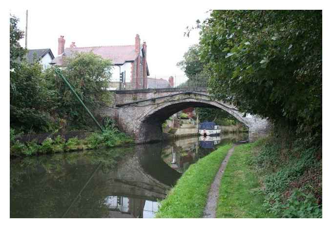 Bridge over Bridgewater Canal near Grappenhall Copyright Dave Dunford and licensed for reuse  under this Creative Commons Licence