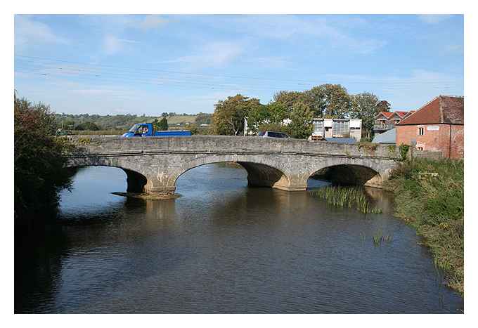 Great Bow Bridge at Langport - This is a file from the Wikimedia Commons