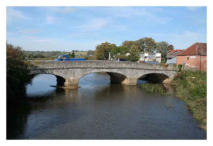 Great Bow Bridge at Langport - This is a file from the Wikimedia Commons