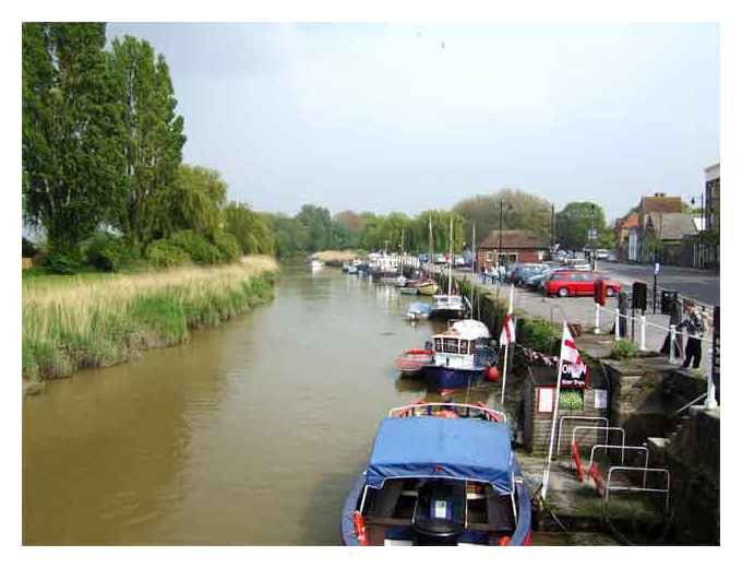 River Stour at Sandwich © JonCombe