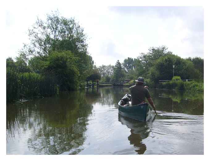 Approaching Buscot Lock