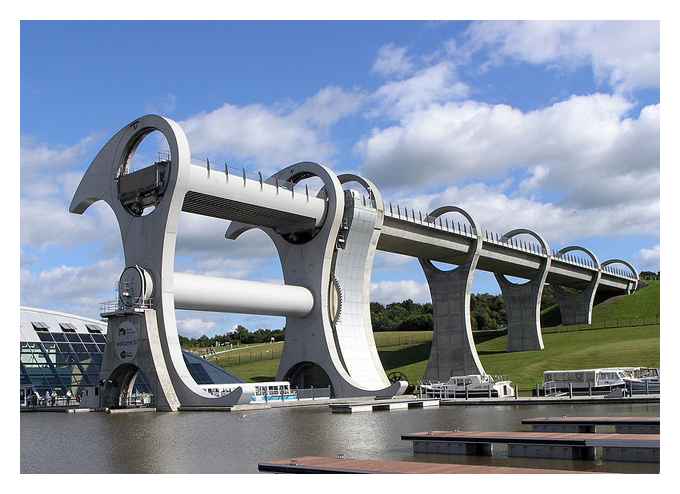 Falkirk Wheel © Sean McClean (Creative Commons)