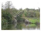 Caravan Lift Bridge, No 215, Oxford Canal © Andrew Batram